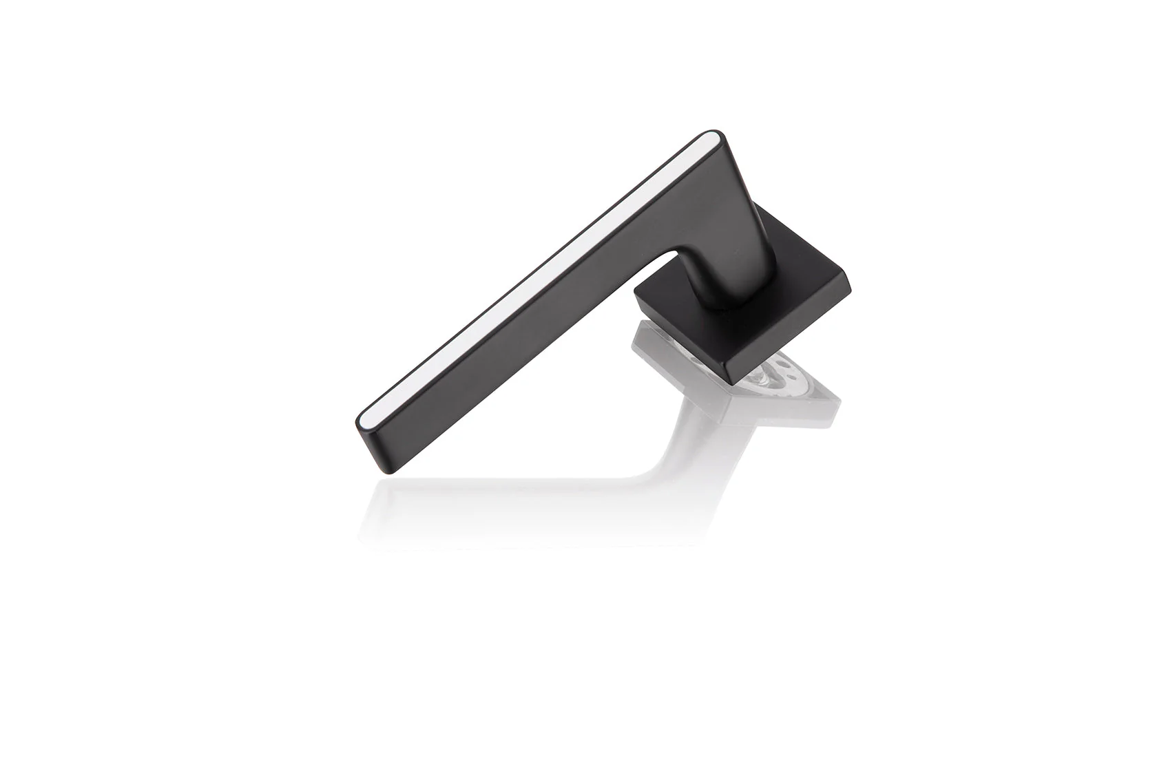 Manilla de zamak modelo 810N con roseta cuadrada en acabado negro para puertas - Image 5