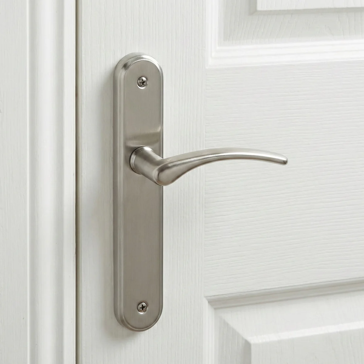 Manilla modelo '6331' de zamak con placa ovalada en acabado níquel satinado para puertas - Image 3