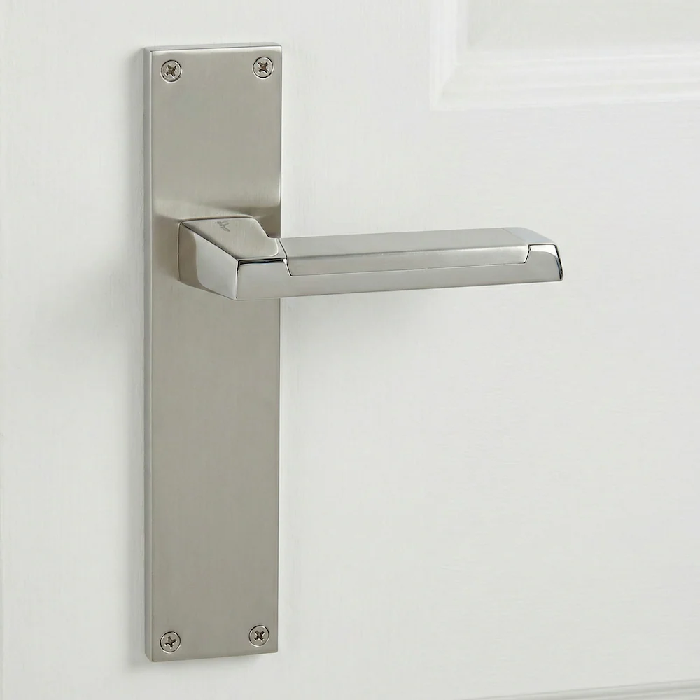 Manilla modelo '620' con placa rectangular de zamak acabado bicolor para puertas - Image 4