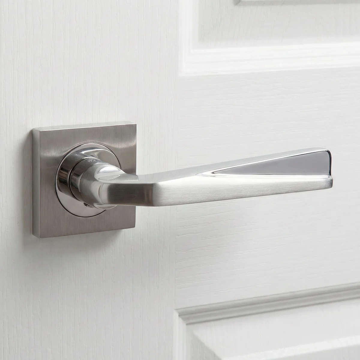 Manillas '208' de zamak con Roseta Cuadrada en acabado níquel satinado para puertas - Image 3