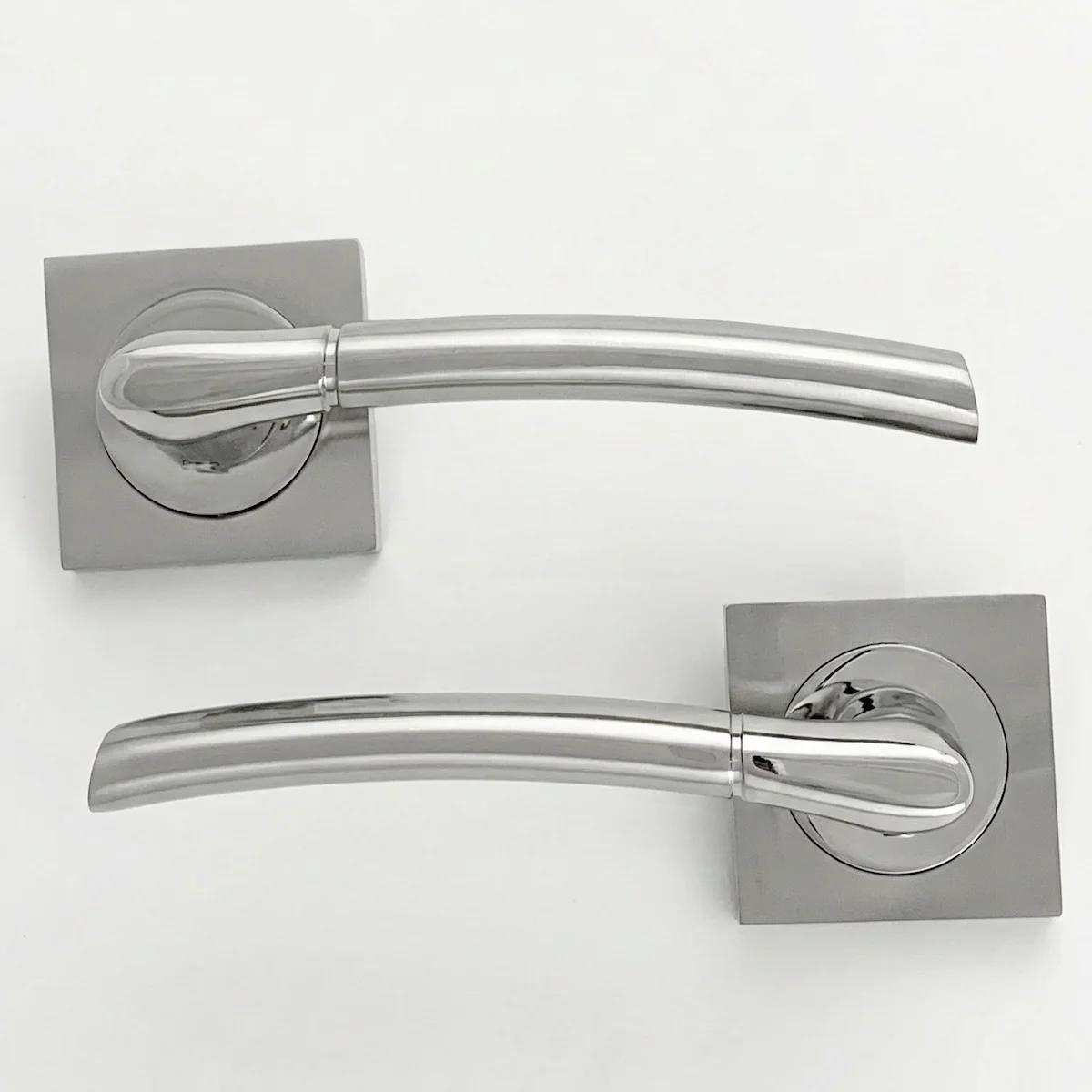 Manilla modelo '430A' de aluminio para puertas en acabado níquel combinado - Image 5