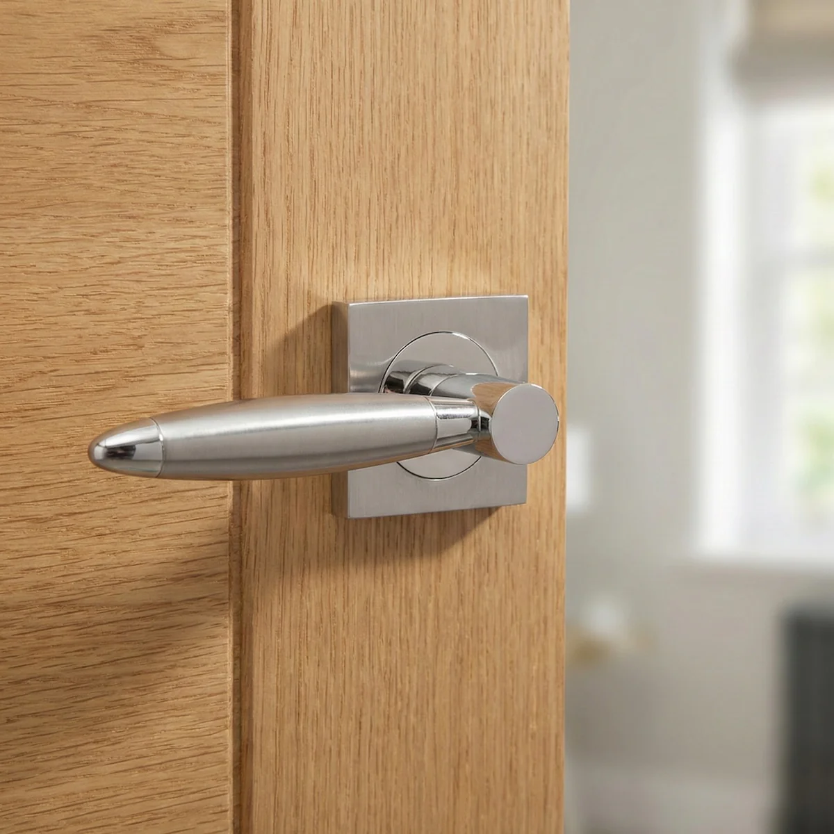 Manilla '630' de zamak con Roseta Cuadrada bicolor para puertas - Image 6