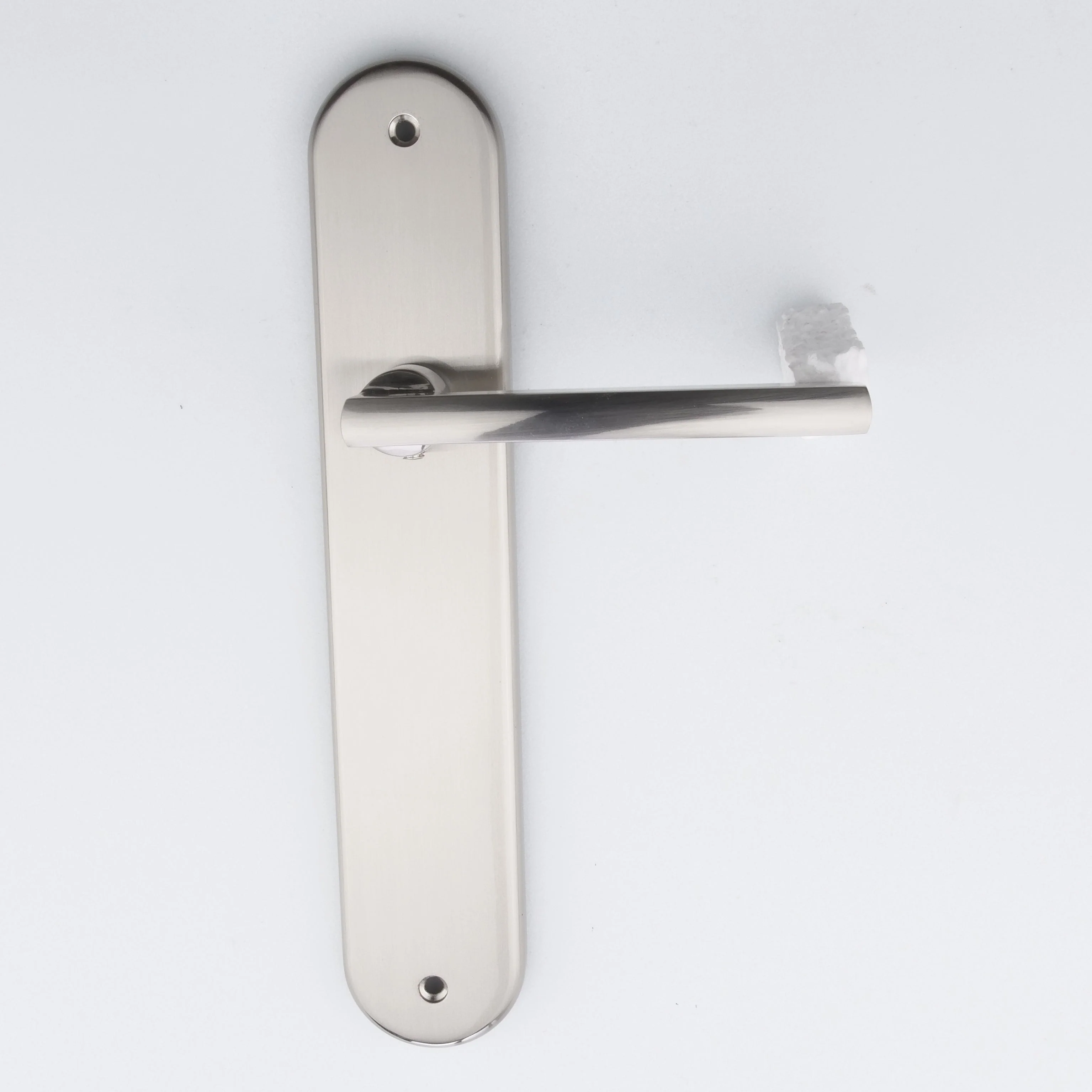 Clásica manilla modelo '530' de aluminio con placa oval en acabado níquel satinado para puertas - Image 6