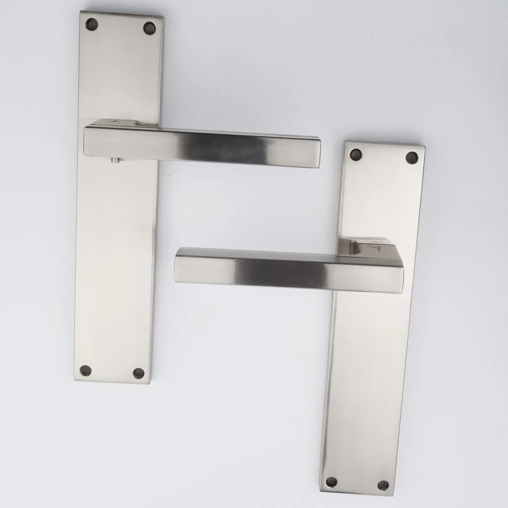 Manilla moderna de zamak acabado nÃquel satinado y gris espacial con placa rectangular modelo '840' - Image 5