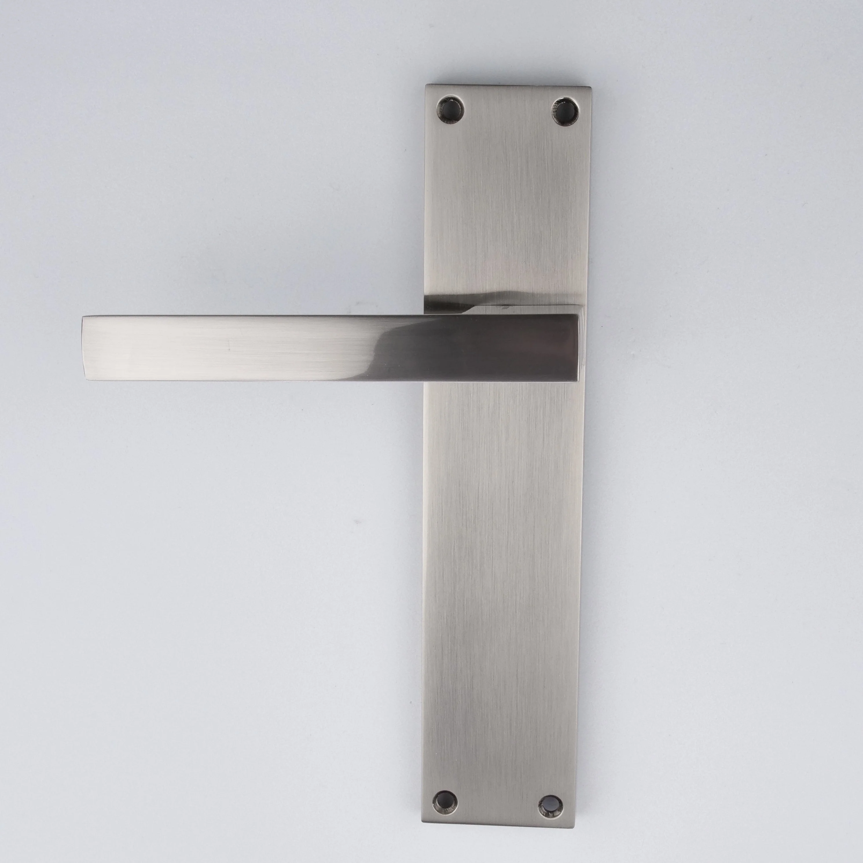 Manillas modelo '220' con placa de zamak rectangular para puertas acabado níquel satinado - Image 5