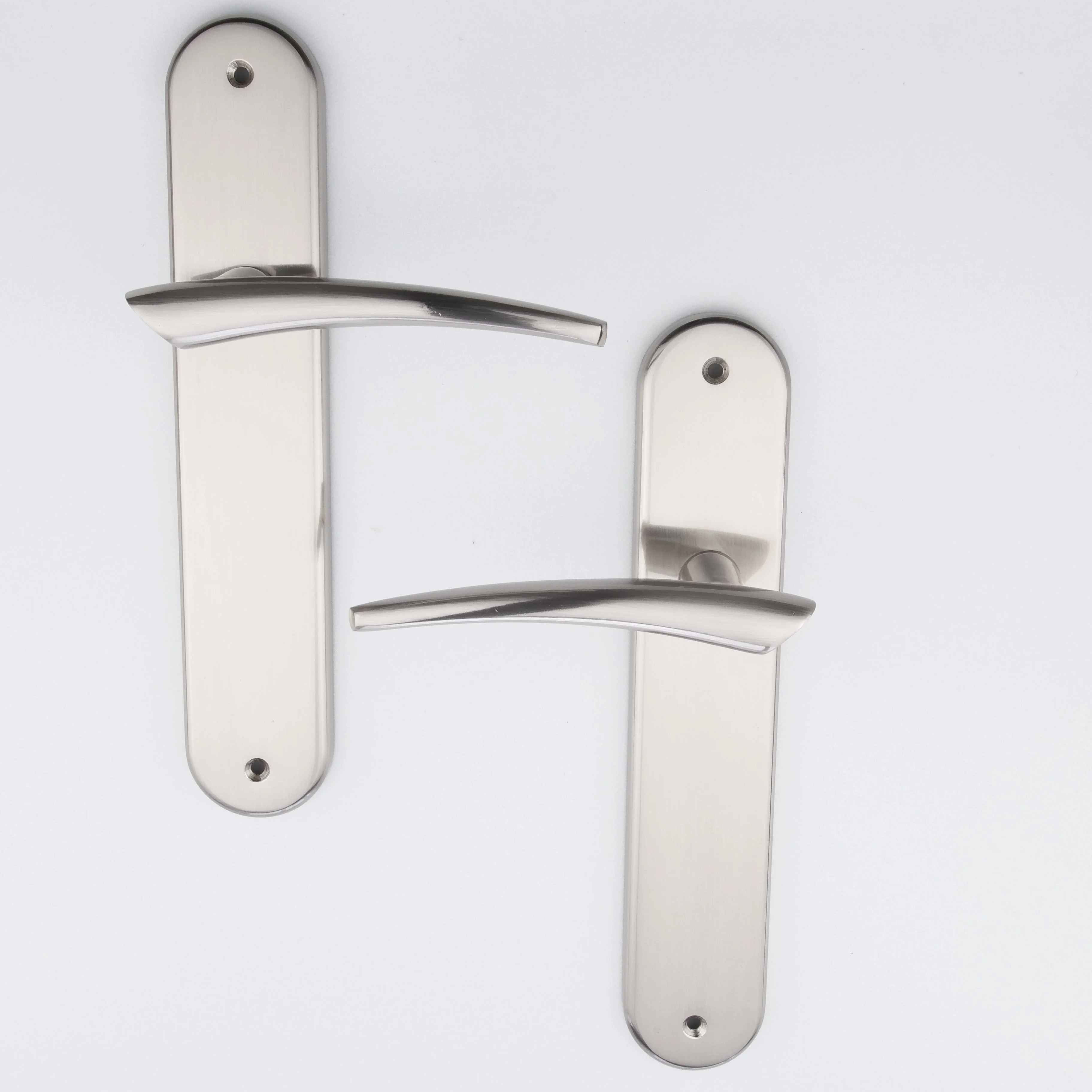 Manilla vanguardista con placa ovalada acabado níquel satinado para puertas modelo '330' - Image 5