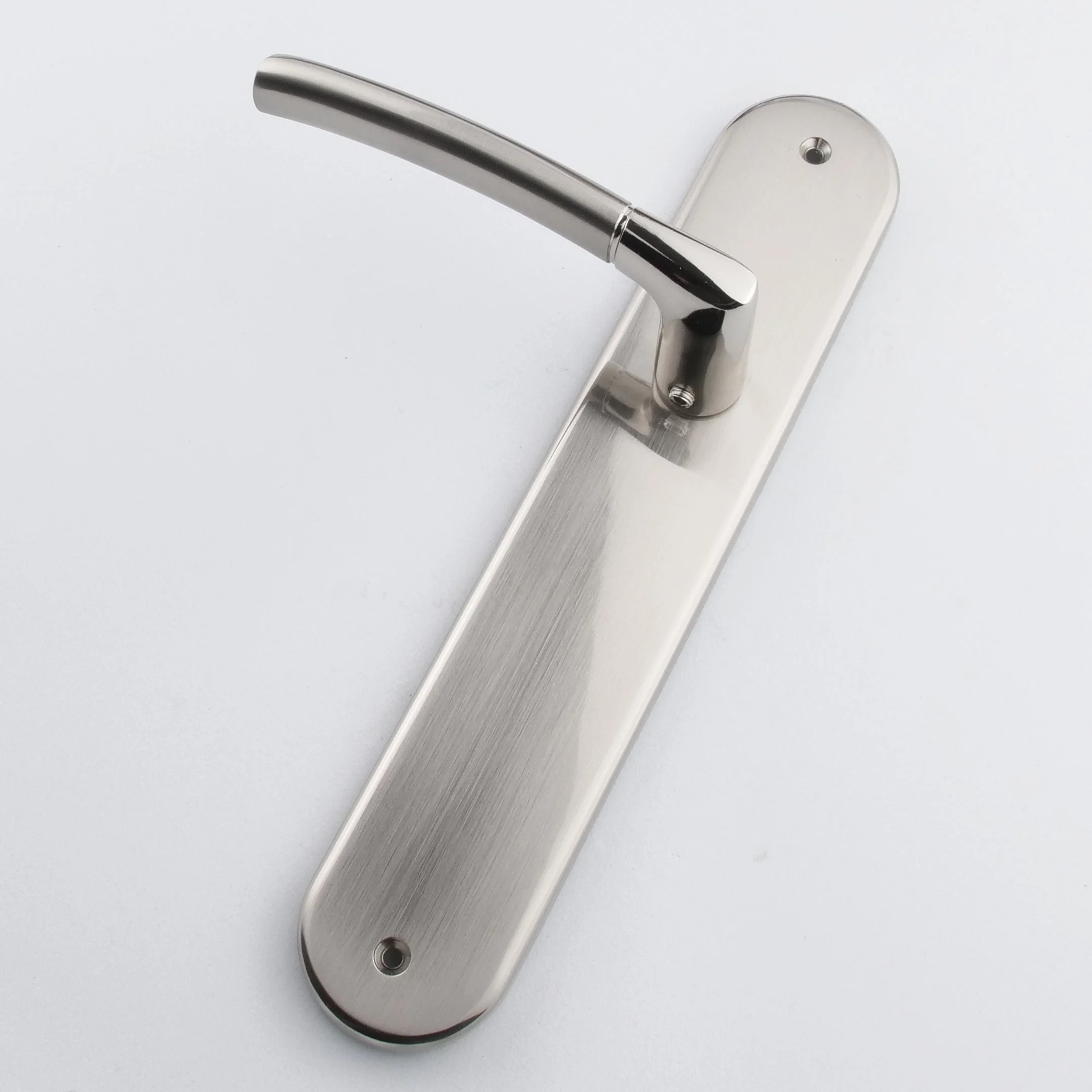 Manilla modelo '430' con placa ovalada de zamak en acabado níquel combinado para puertas - Image 4